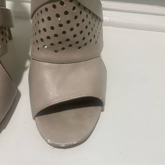 Bumper Tan High Strappy High Heel (4in) Boots-size 9 - Picture 2 of 8